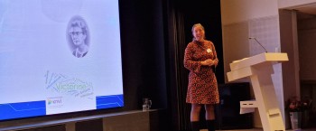 Elsbeth Kwant-uitreiking VSF-WA0055.jpg